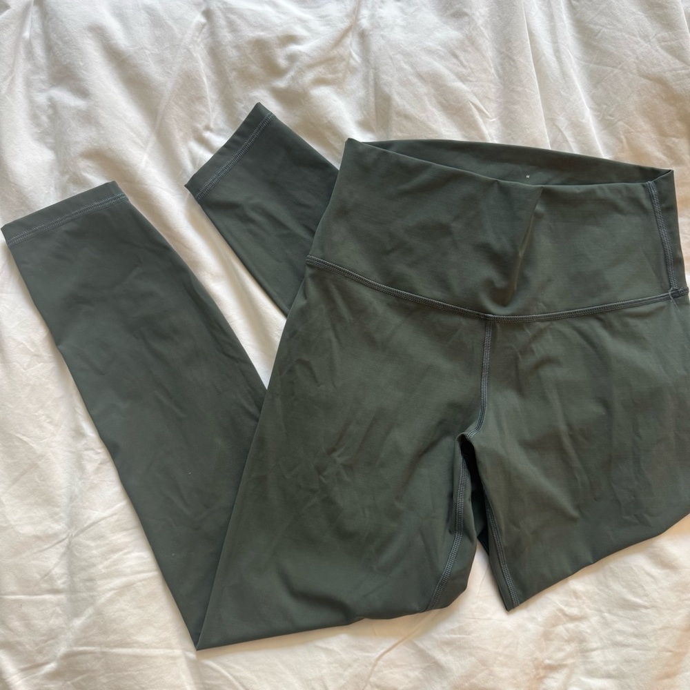 Everlane Perform Ankle Leggings